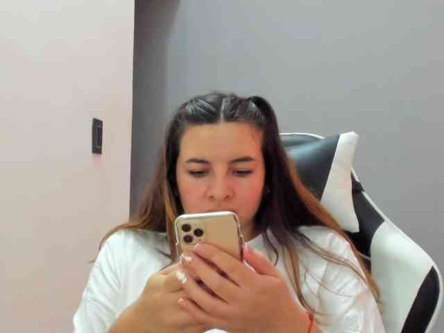 LaraCat1 webcam