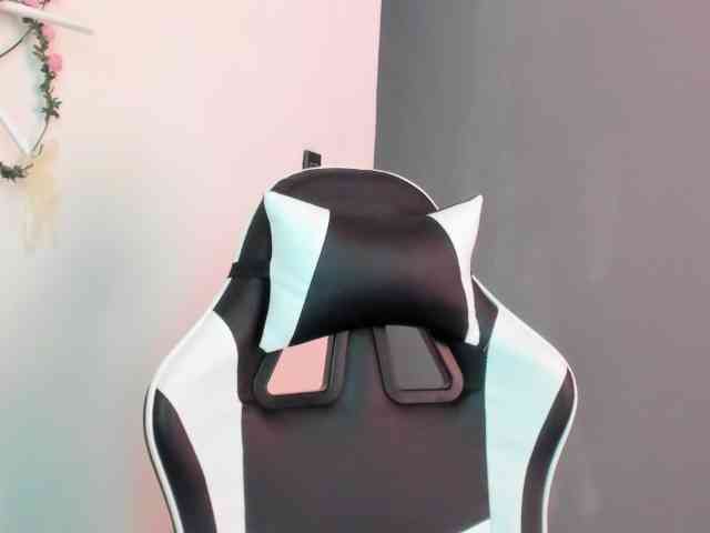 LaraCat1 webcam
