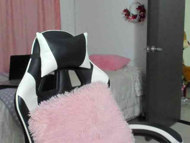 LaraCat1 webcam