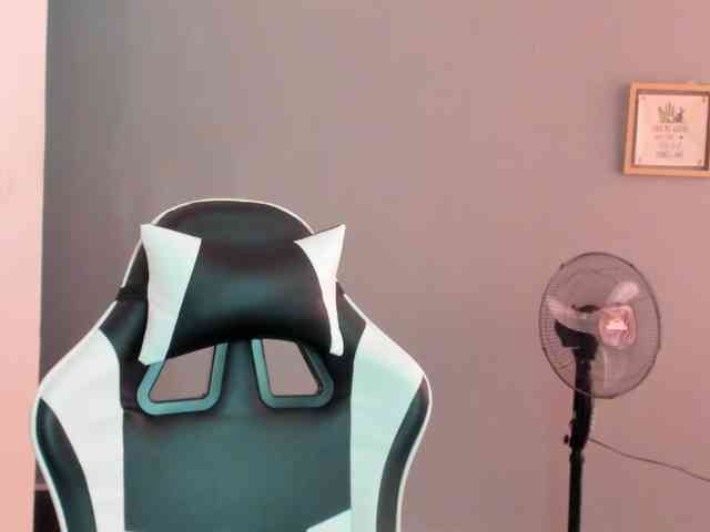 LaraCat1 webcam