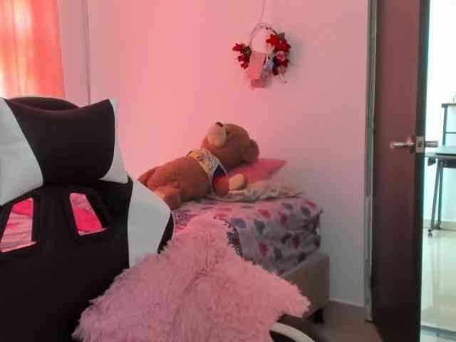LaraCat1 webcam