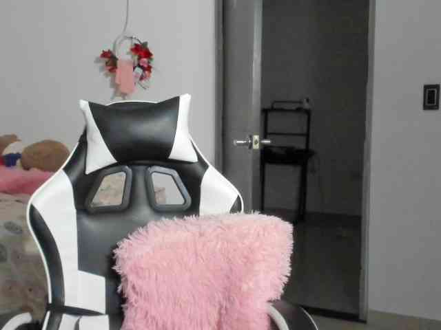 LaraCat1 webcam