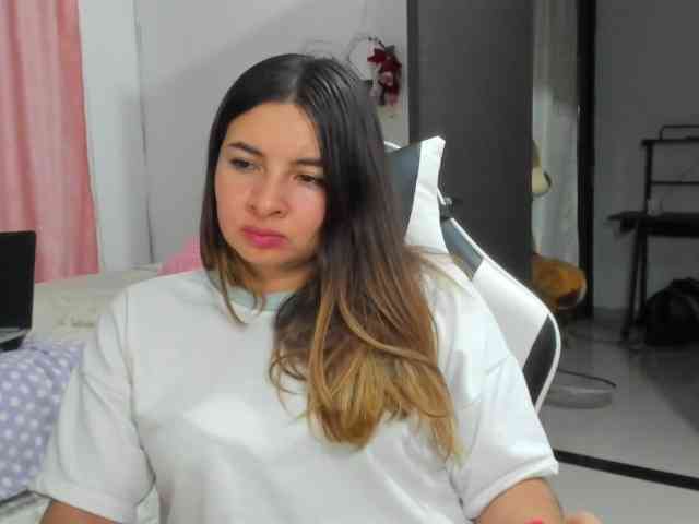 LaraCat1 webcam