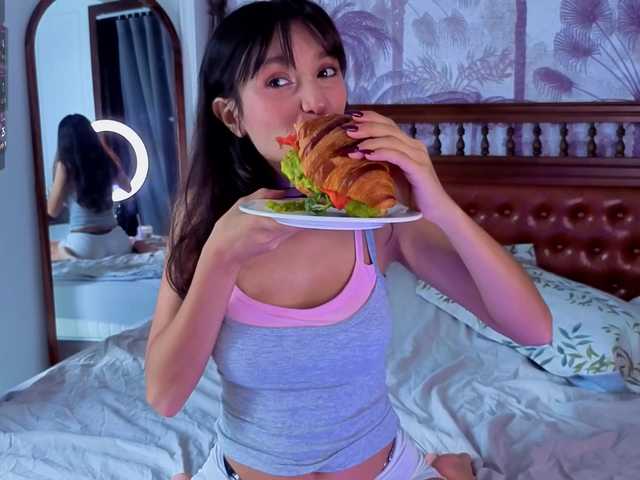 Linaage live cam on BongaCams