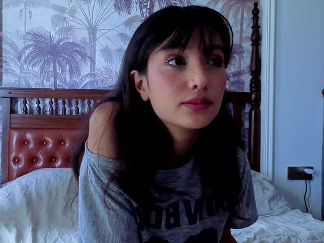 Linaage live webcam show