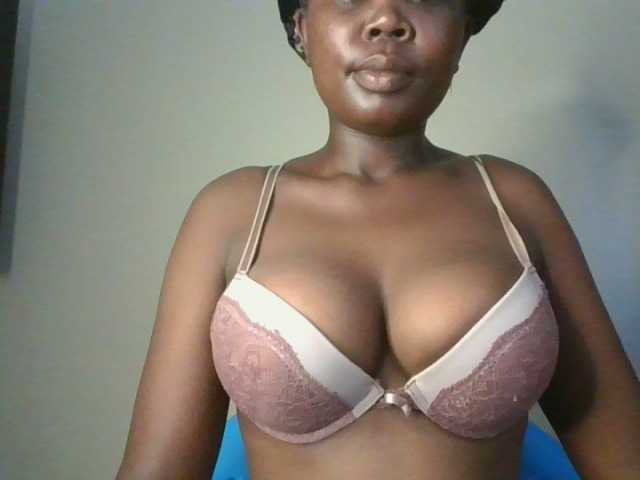 VarlKay's BongaCams show and profile