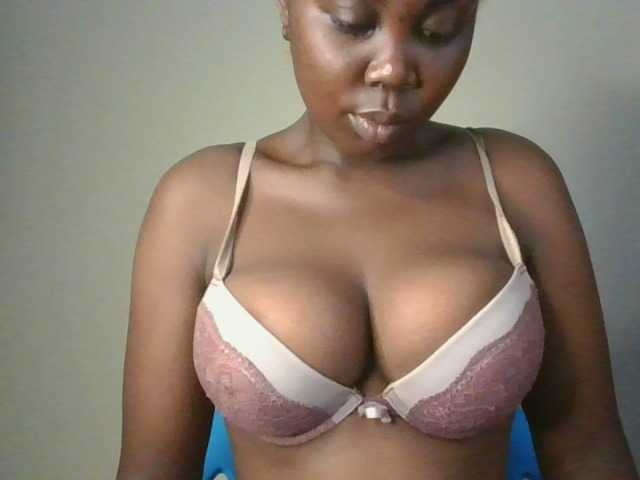 VarlKay's BongaCams show and profile