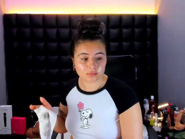 tinylove live cam on BongaCams