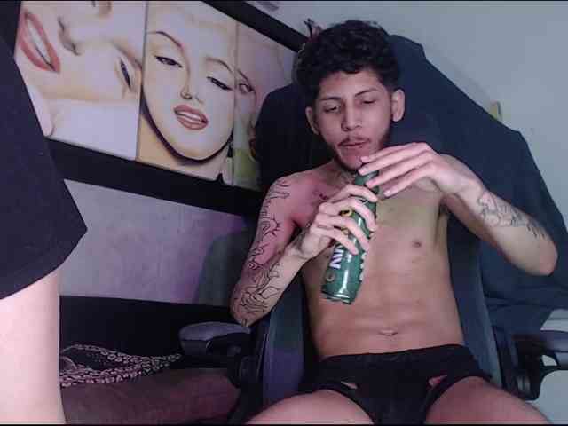 mila-and-sebas webcam