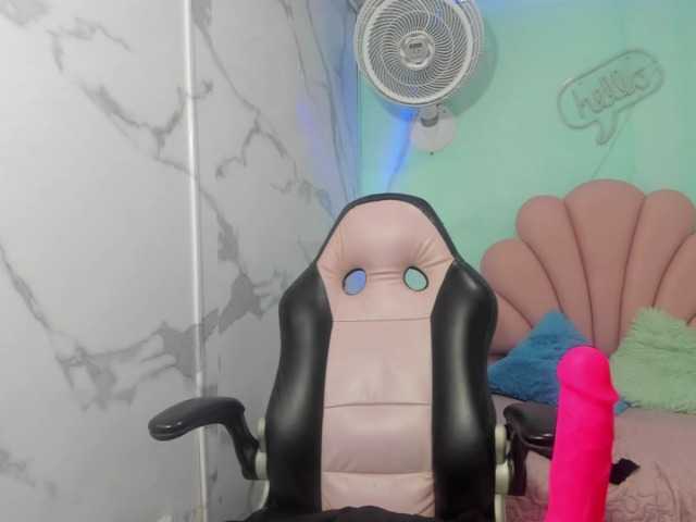 nicol-ross19 live cam on BongaCams
