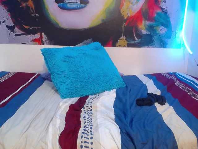 nicol-ross19 live cam on BongaCams