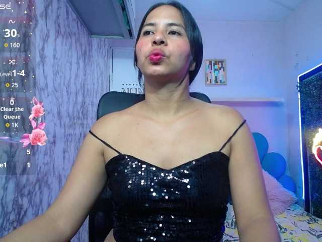 nicol-ross19 live cam on BongaCams