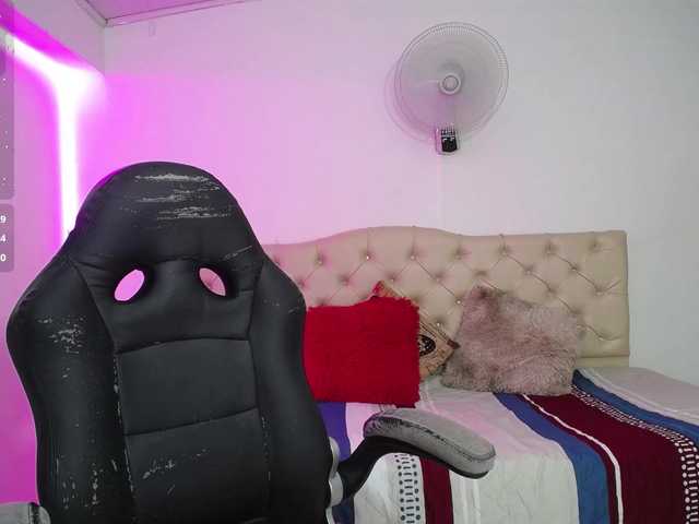 nicol-ross19 live webcam show