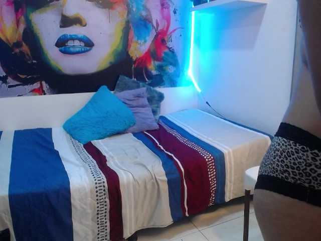 nicol-ross19 live webcam show