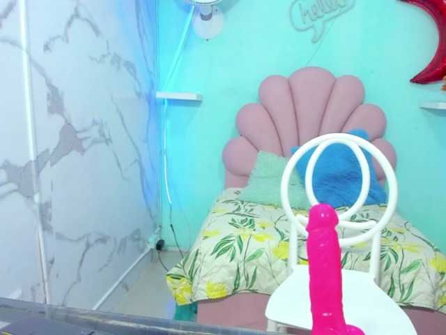nicol-ross19 live cam on BongaCams