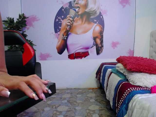 nicol-ross19 live cam on BongaCams