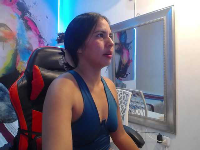 nicol-ross19 live cam on BongaCams