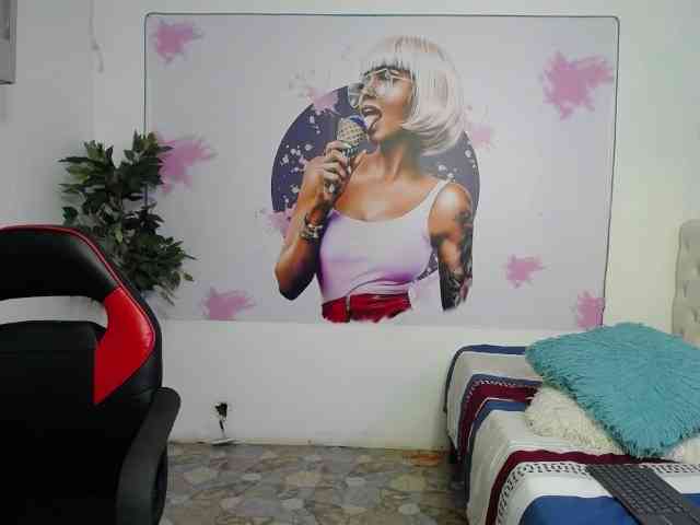 nicol-ross19 webcam