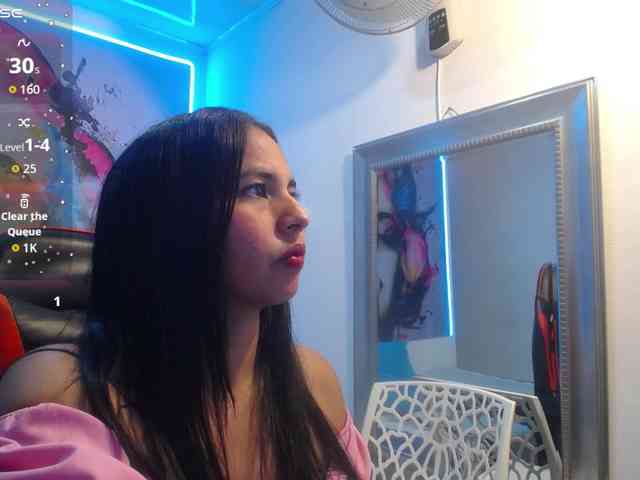 nicol-ross19 webcam