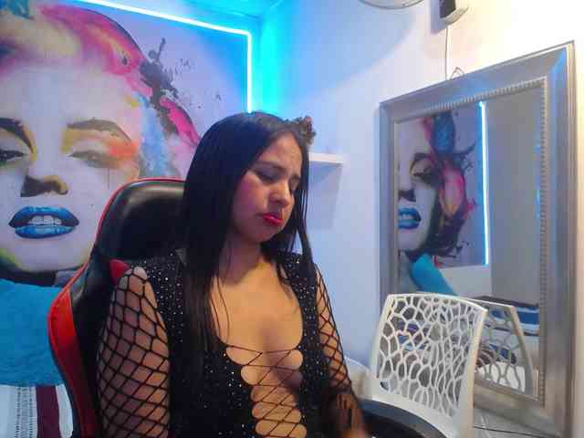 nicol-ross19 webcam
