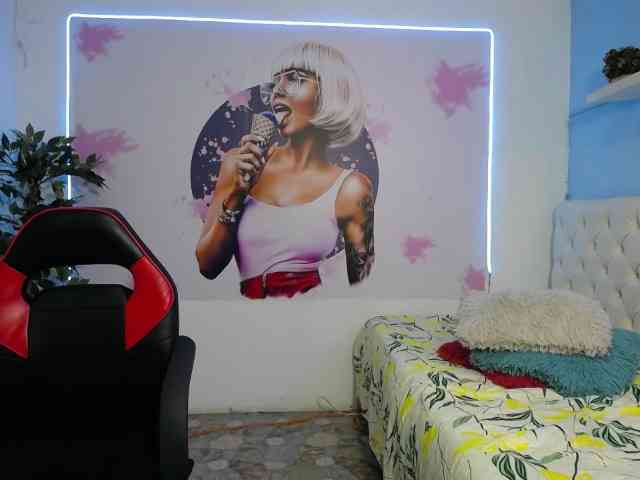 nicol-ross19 webcam