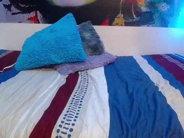 nicol-ross19 webcam