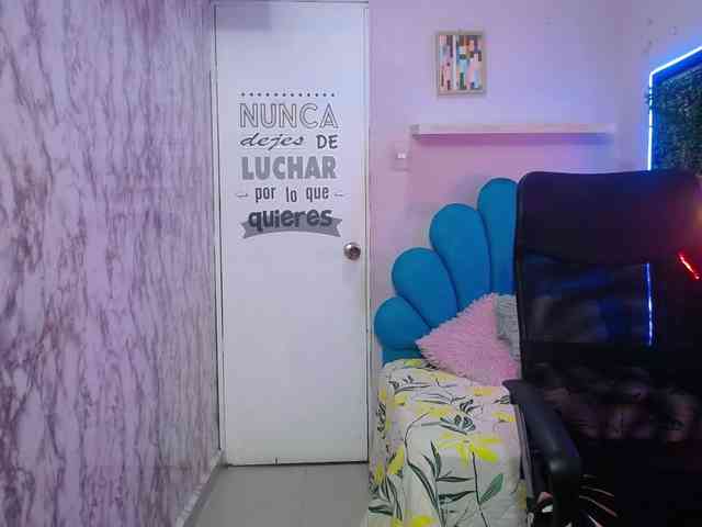 nicol-ross19 webcam