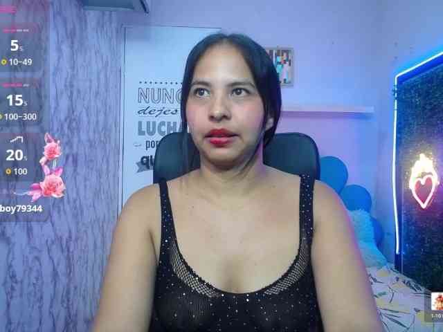 nicol-ross19 Live Webcam on BongaCams