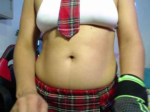 nicol-ross19 webcam