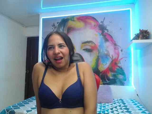 nicol-ross19 webcam