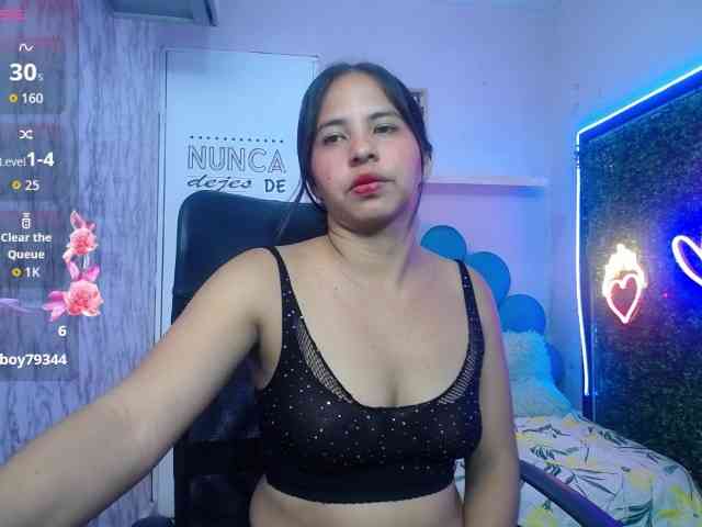 nicol-ross19 Live Webcam on BongaCams