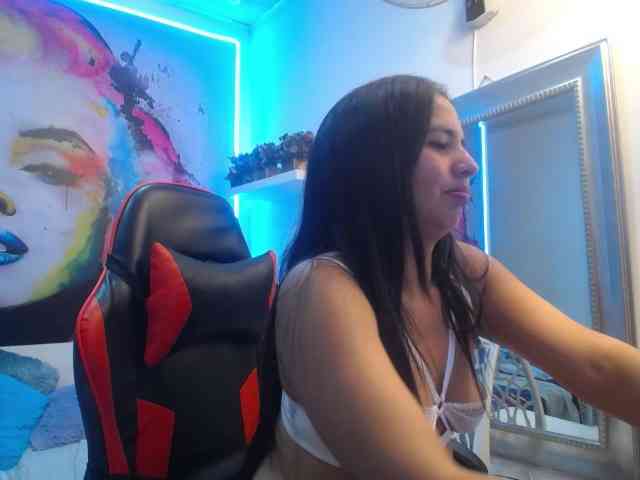 nicol-ross19 webcam