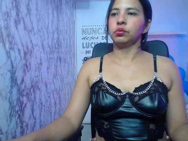 nicol-ross19 webcam
