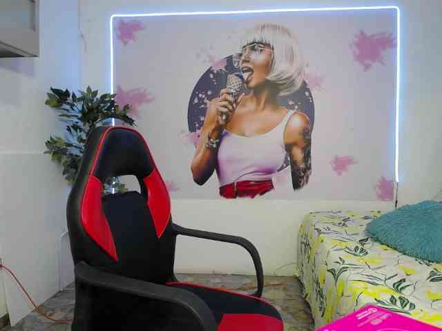 nicol-ross19 webcam