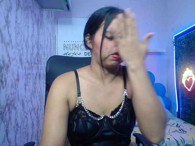nicol-ross19 webcam