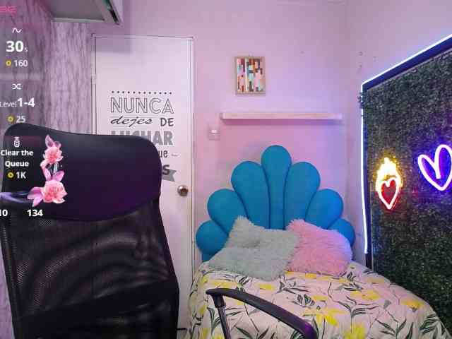 nicol-ross19 webcam
