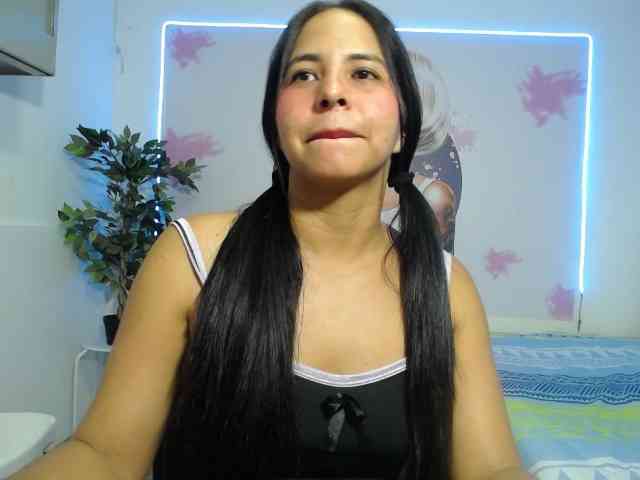 nicol-ross19 webcam