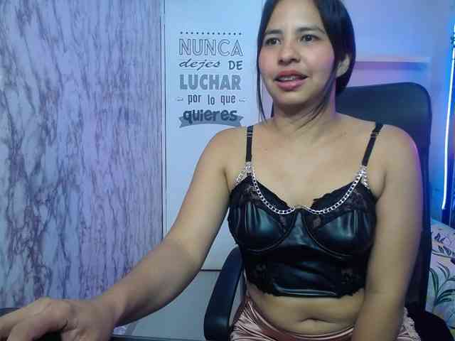 nicol-ross19 webcam