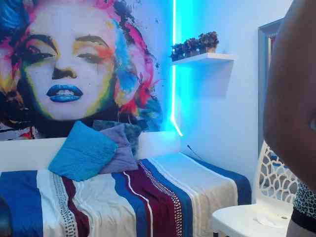nicol-ross19's live room