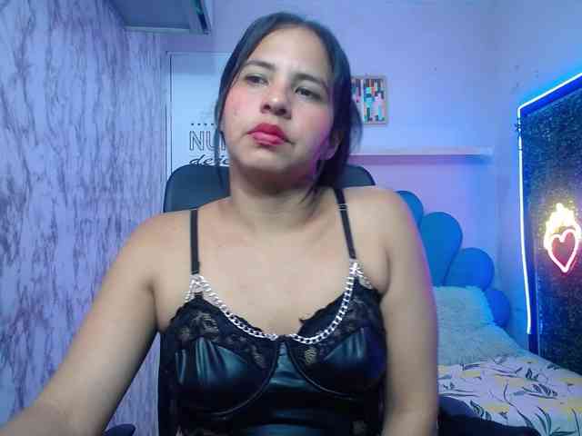 nicol-ross19 webcam