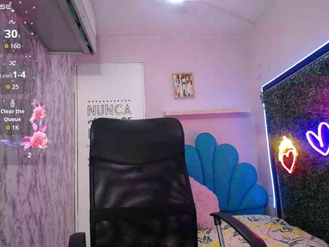 nicol-ross19 webcam