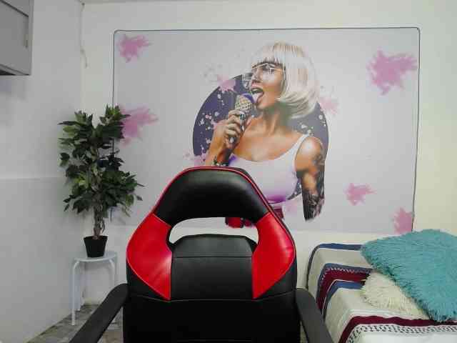 nicol-ross19 webcam