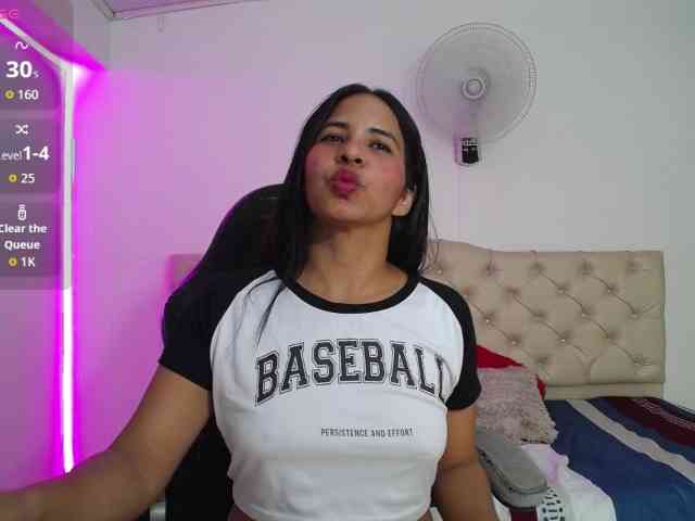 nicol-ross19 webcam