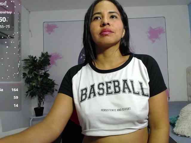 nicol-ross19 webcam