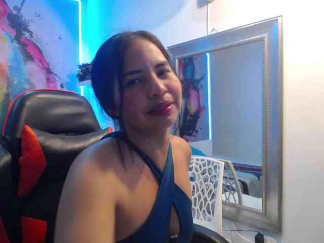 nicol-ross19 webcam