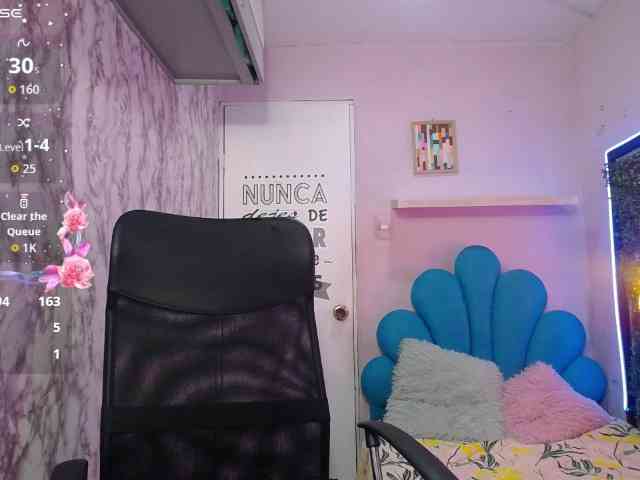 nicol-ross19 webcam
