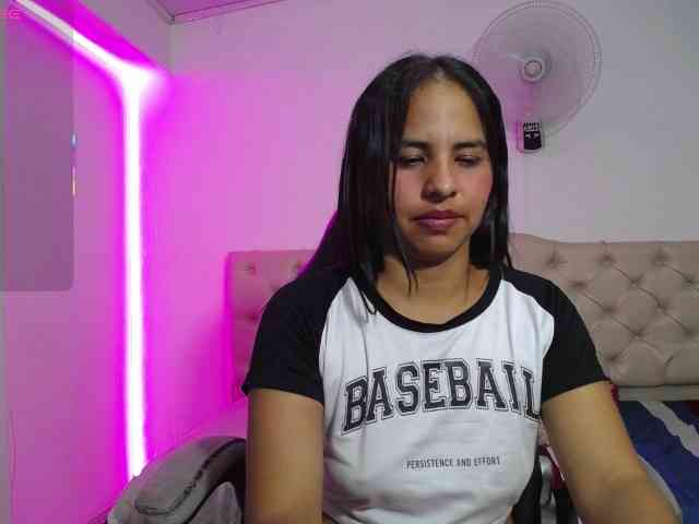 nicol-ross19 webcam