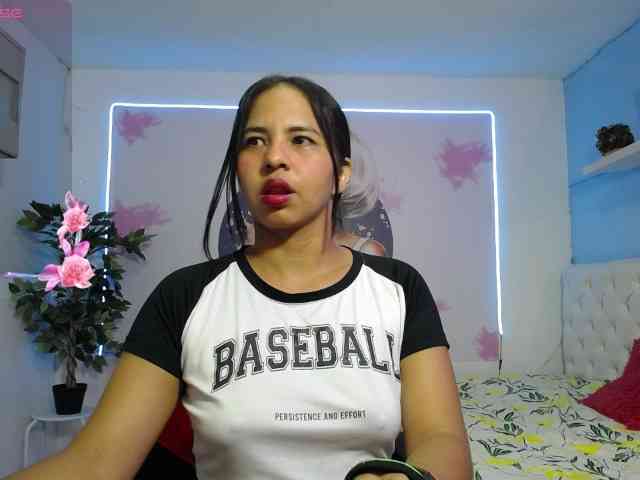 nicol-ross19 webcam