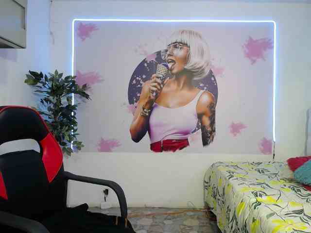 nicol-ross19 webcam