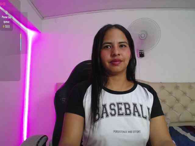 nicol-ross19 webcam